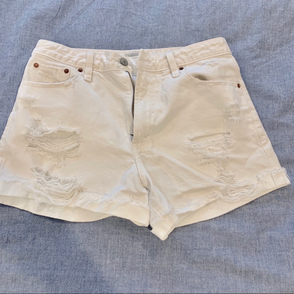 Like new! Abercrombie Annie high rise short size 4